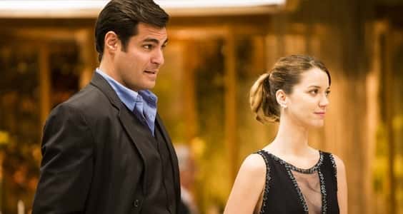 Laura foi "obrigada" a se casar com o vilão (Foto: Reprodução/Globo)