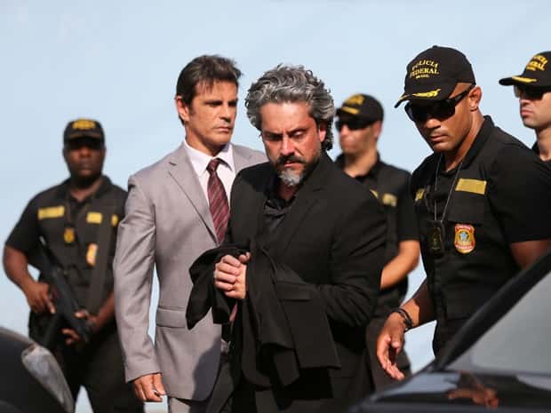 José Alfredo (Alexandre Nero) vai preso após denúncia de Marta (Lilia Cabral) (Foto: Isabella Pinheiro/ Gshow)