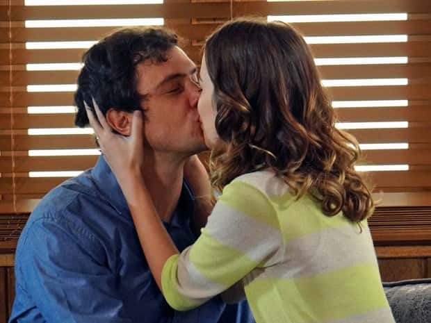 A jornalista não aguenta de tanta saudade do seu amor! (Foto: Gabriela Duarte / Gshow)
