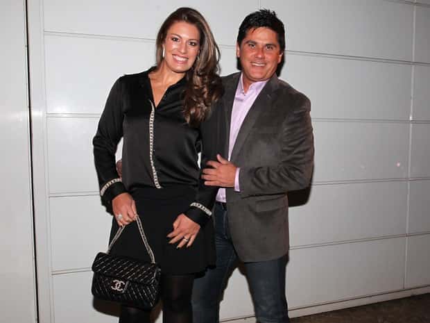 O apresentador César Filho e a esposa Elaine Mickely.(Foto: Divulgação)