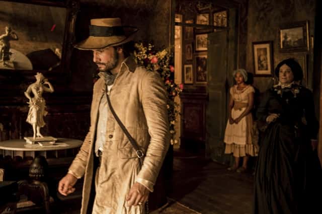 Afrânio (Rodrigo Santoro), Doninha (Barbara Reis) e Encarnação (Selma Egrei) (Foto: Globo/Caiuá Franco)