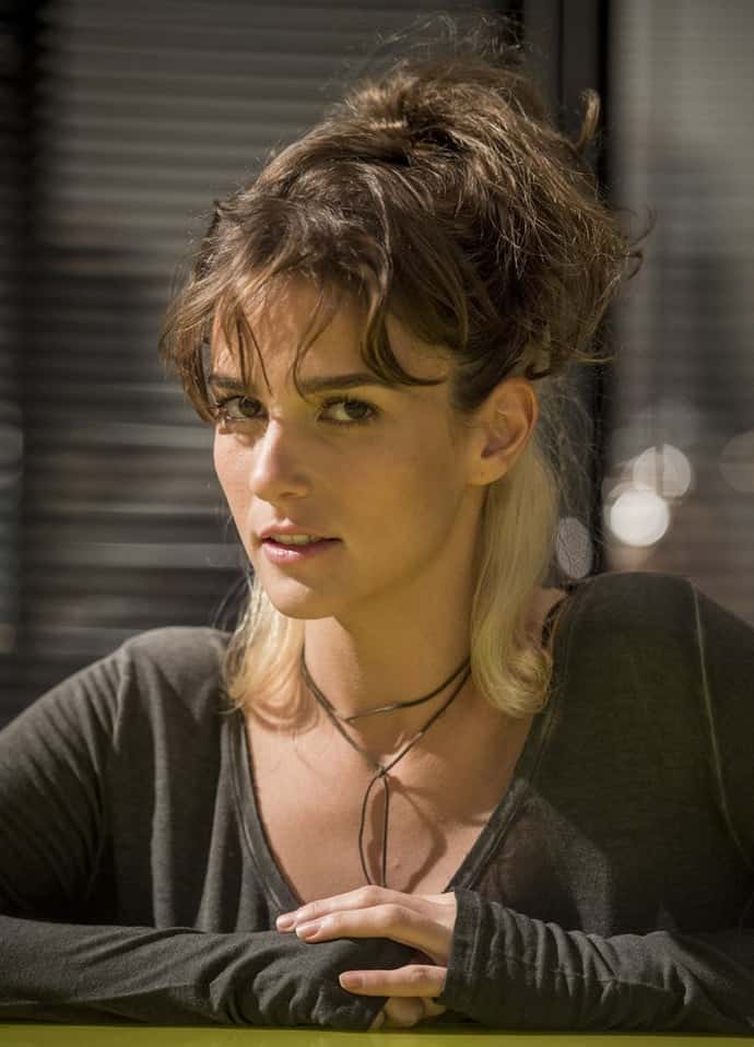 Sofia volta a 'Totalmente Demais' de visual novo! (Foto: TV Globo/João Cotta)