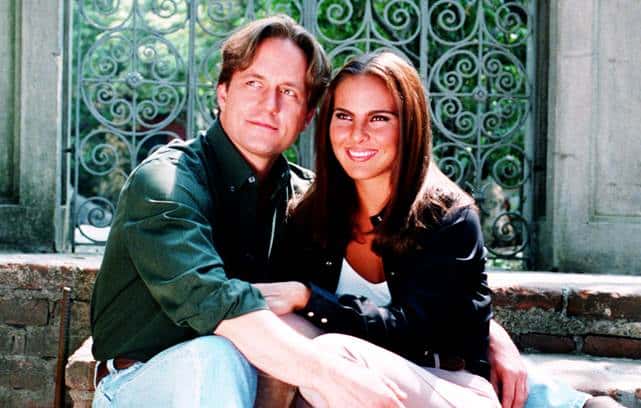 Demétrio (Guy Ecker) ao lado Verônica (Kate Del Castillo) - Fotos: Divulgação