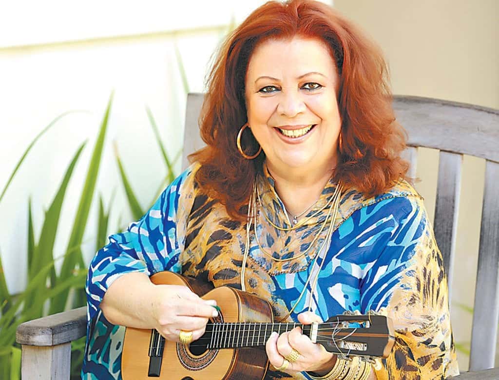 Beth Carvalho está hospitalizada em estado grave