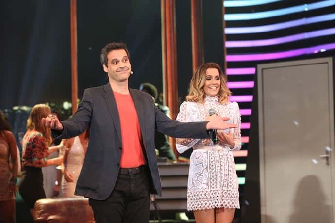 Deborah Secco e Bruno Garcia durante o "Truque Vip". (Foto: Divulgação/TV Globo)