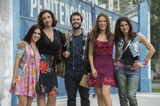 Shirlei (Sabrina Petraglia), Francesca (Marisa Orth), Giovanni (Jayme Matarazzo), Tancinha (Mariana Ximenes) e Carmela (Chandelly Braz) (Foto: Globo/Estevam Avellar)