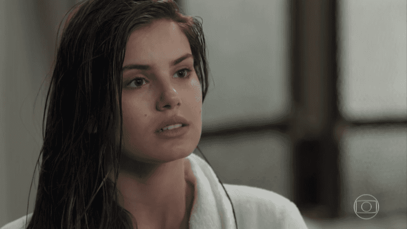 Camila Queiroz em cena de Pega Pega, novela das sete da Globo. (Foto: Reprodução/Globo)