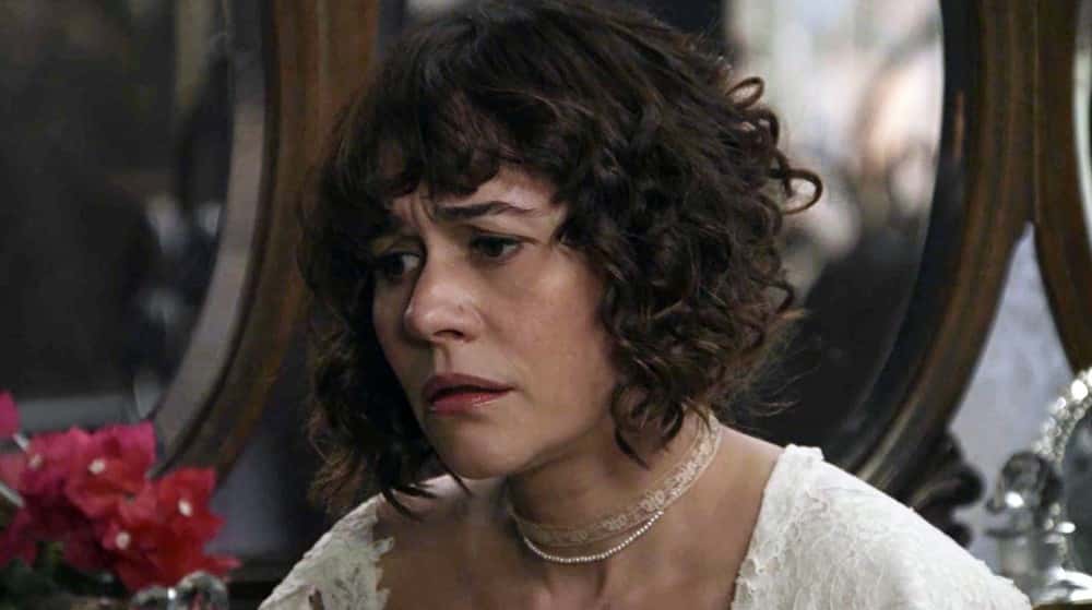 Susana fica desolada com a descoberta em Tempo de Amaro. (Foto: TV Globo)