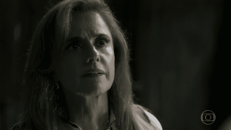 Sophia (Marieta Severo) e Mariano (Juliano Cazarré) em cena de O Outro Lado do Paraíso (Foto: Reprodução/Globo)