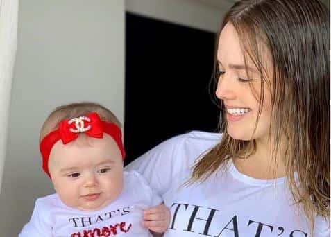 A famosa cantora sertaneja, Thaeme faz revelação chocante nas redes sociais (Foto: reprodução)