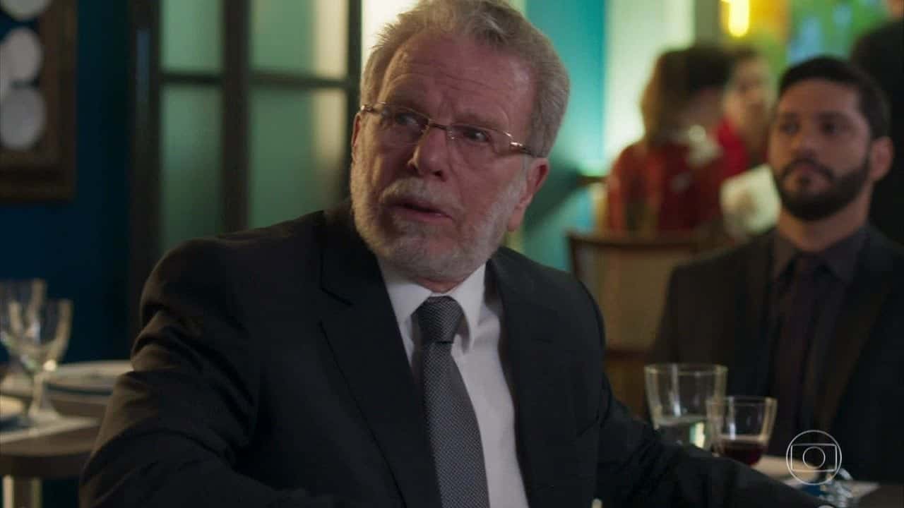 Eric (Jonas Bloch) em cena de Bom Sucesso (Foto: Reprodução/Globo)