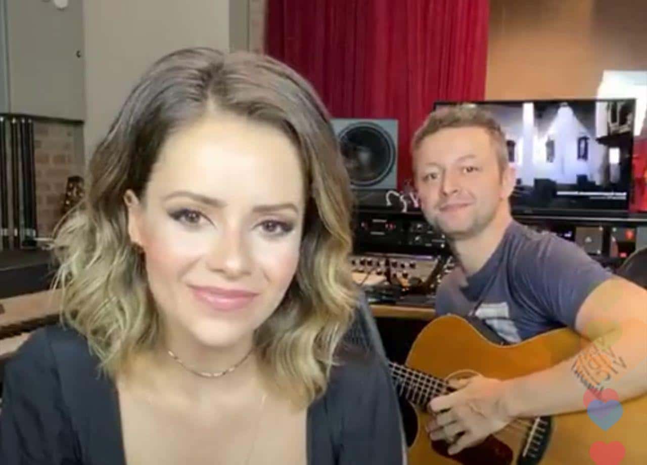Sandy posa com Lucas Lima e faz live animada (Foto: Reprodução/ Instagram)