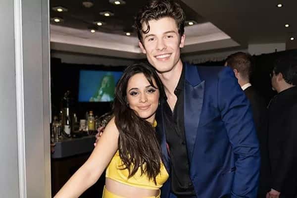 Durante entrevista, Camila Cabello afirma que namorar com Shawn Mendes é algo esgotante (Foto: Reprodução)
