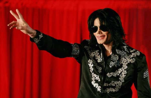 O astro Michael Jackson durante o anúncio do que seria sua última turnê - Foto: Divulgação