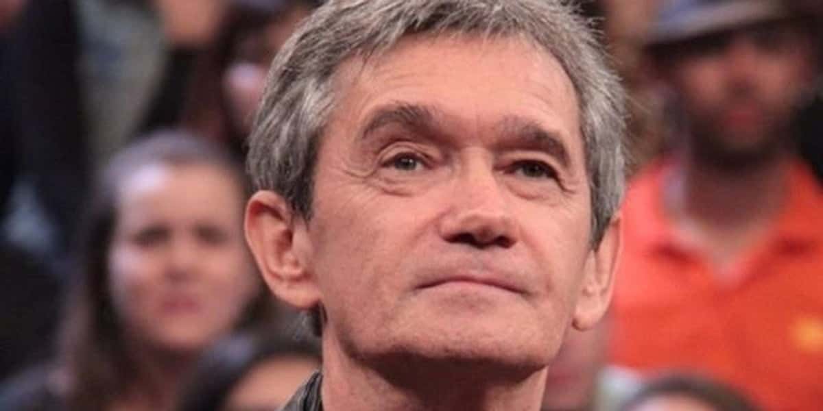 Serginho Groisman apresenta o Altas Horas na Globo (Foto: Reprodução)