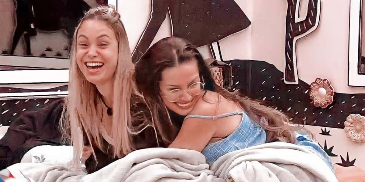 Sarah e Juliette revelam que se pegam no BBB21 (Foto: Reprodução)