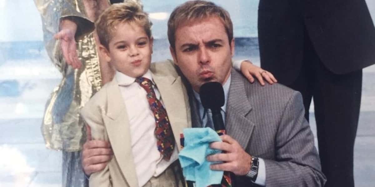 Guguzinho, conhecido atualmente como Dani Boy, ao lado de Gugu Liberato (Foto: Reprodução/SBT)