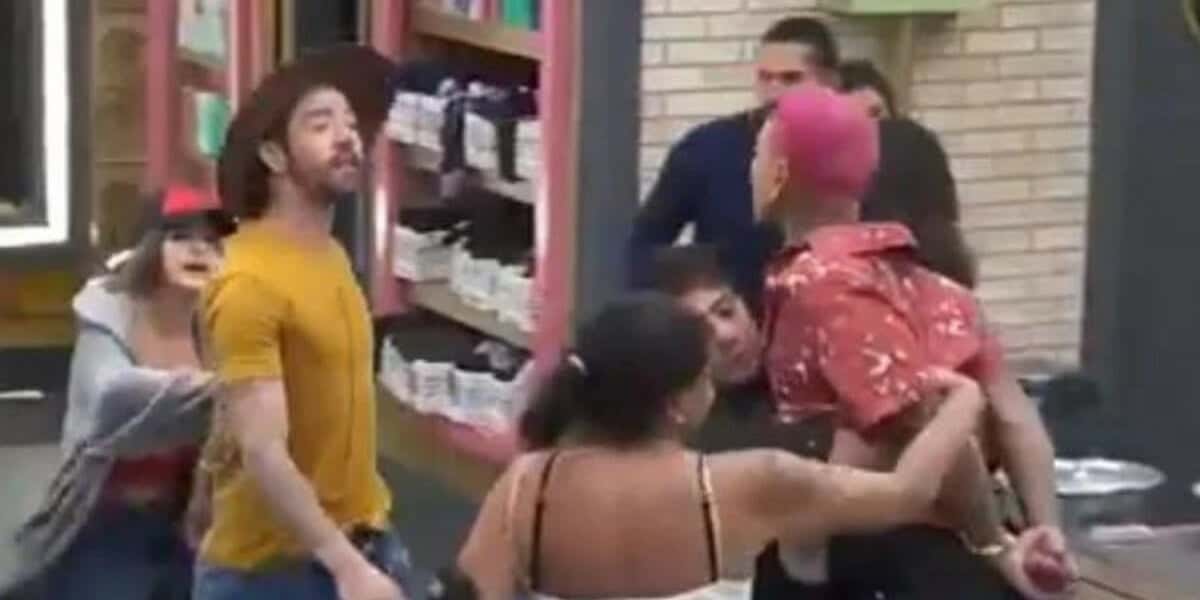 Rico em confusão com Dynho Alves em A Fazenda 13 (Foto: Reprodução)
