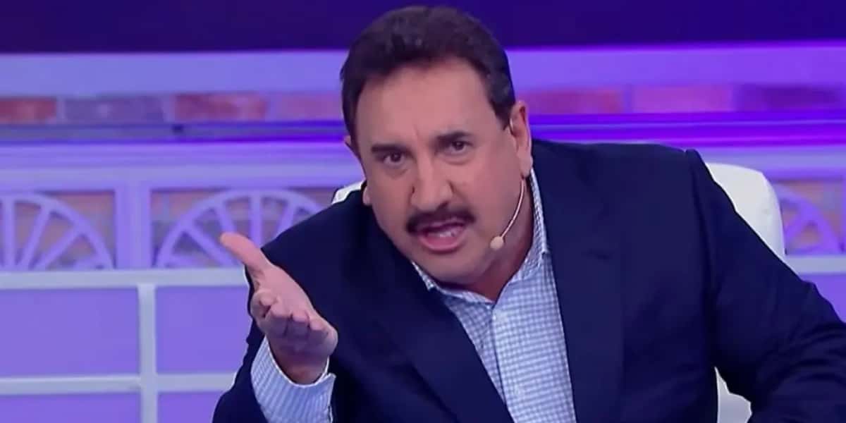 Ratinho é criticado por brincadeira ao vivo no SBT (Foto: Reprodução)