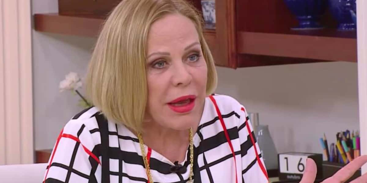 Claudete Troiano foi chutada para mais tarde na RedeTV! (Foto: Reprodução)