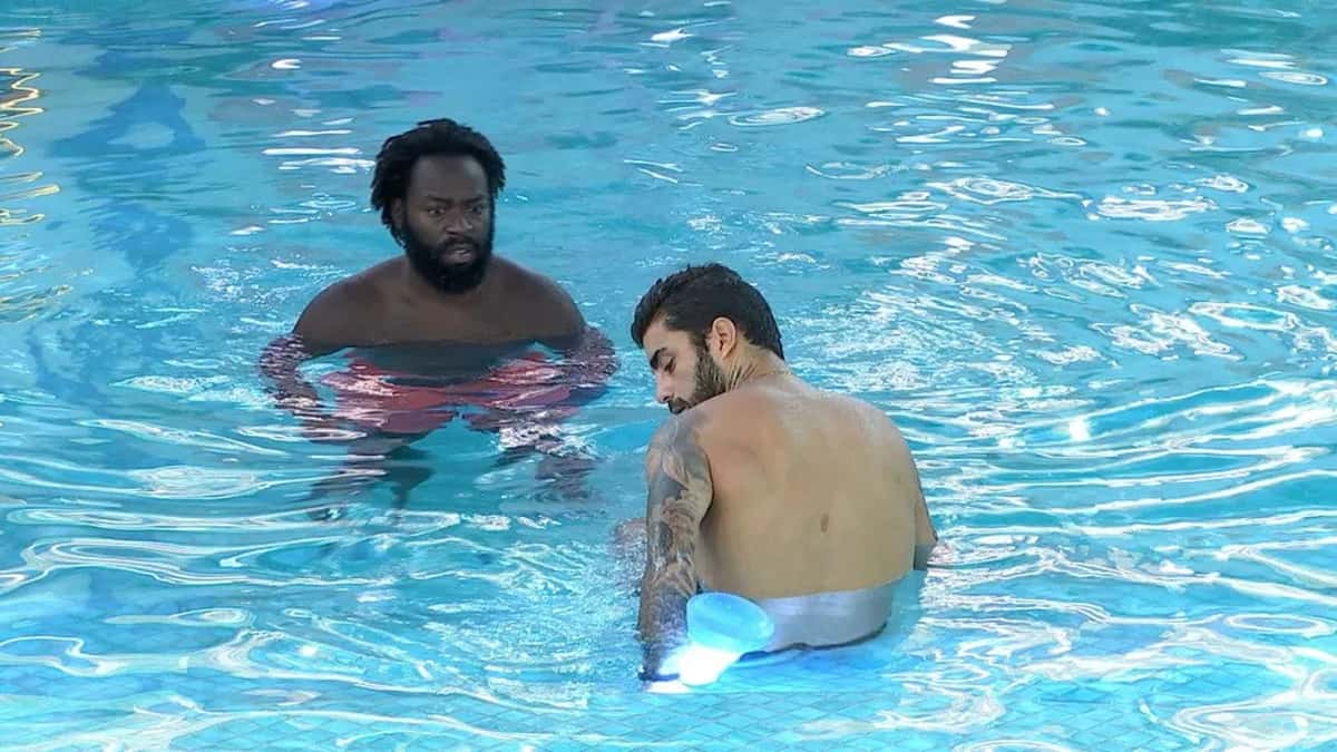 BBB22: Pedro Scooby e Douglas Silva brigam feio na piscina (Foto: Reprodução)