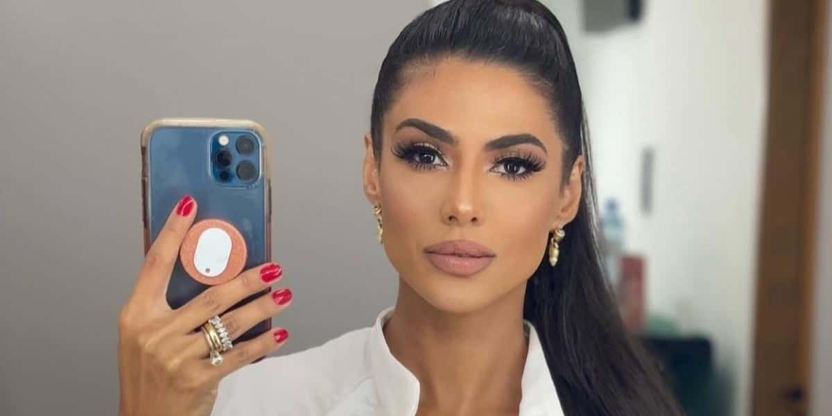 Flávia Noronha detonou programa da Globo (Foto: Reprodução / Instagram)