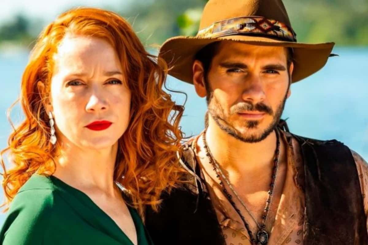 Irma (Camila Morgado) nunca teve sorte em relacionamentos amorosos e quando encontra Trindade (Gabriel Sater) o amor explode em Pantanal (Foto: Reprodução / Globo)