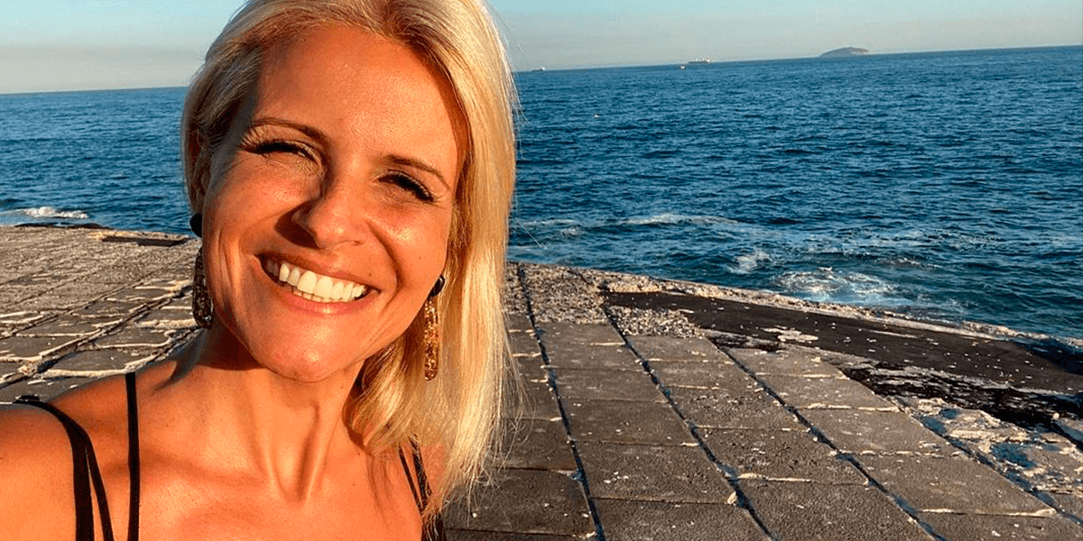 Ex-paquita Tatiana Maranhão rebate críticas ao corpo após sofrer sequelas de doença (Foto: Reprodução)