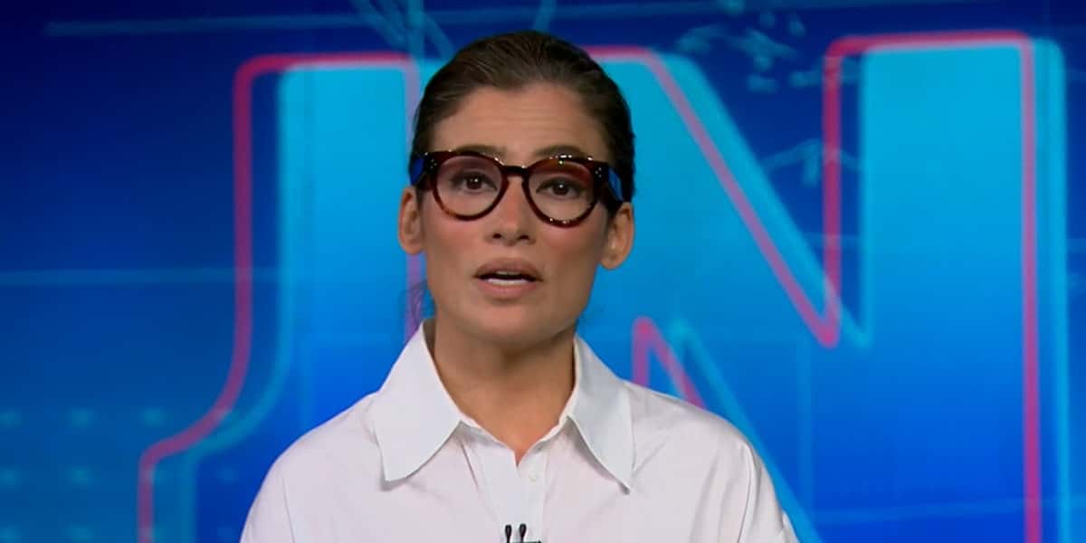 Renata Vasconcellos ao vivo no Jornal Nacional (Foto: Reprodução)