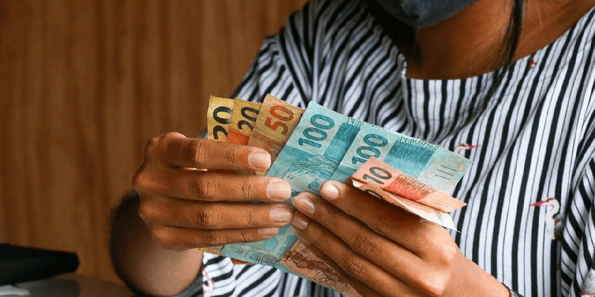 Trabalhadores voltam a ganhar salário extra no próximo mês (Foto: Reprodução/ Internet)