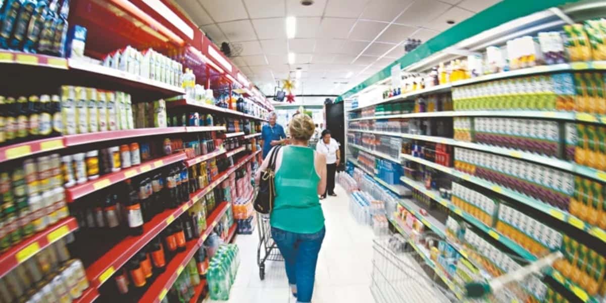 Grande supermercado foge da falência (Foto: Arquivo/SVM)