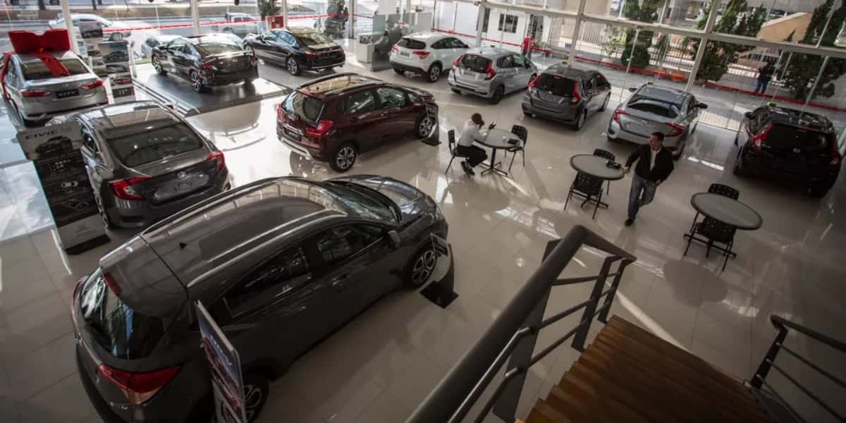 Concessionárias lidam com cancelamentos de compras (Foto: Fábio Tito/G1)