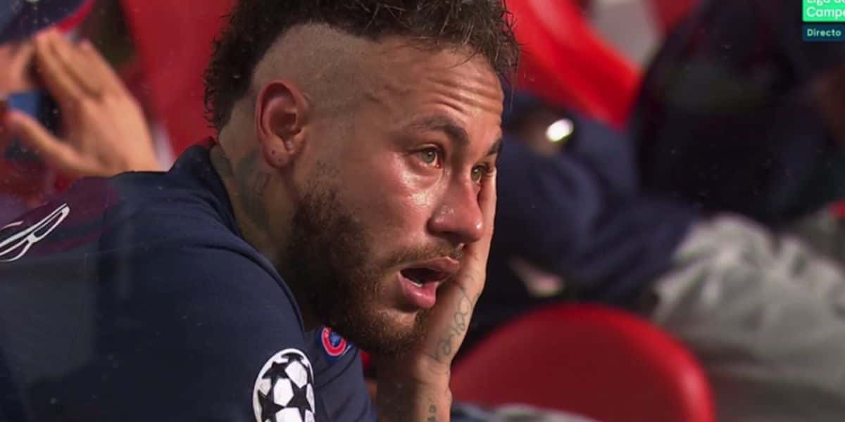 Neymar chorando no PSG (Reprodução - INternet)
