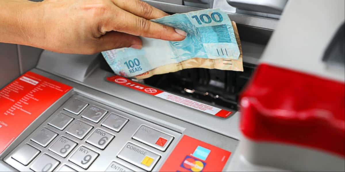 Notícia de REAJUSTE no salário mínimo cai como uma bomba e decepciona pensionistas - Foto: Reprodução/Internet