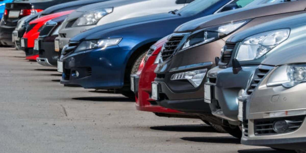 Carros em estacionamento - Foto Reprodução Internet