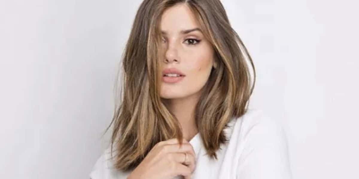 Camila Queiroz com corte Long Bob (Foto: Reprodução / Instagram)