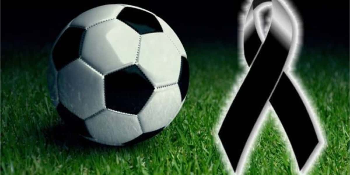 Craque do Corinthians tem morte confirmada e notícia deixa futebol mundial em LUTO - (Foto: Reprodução / Internet)