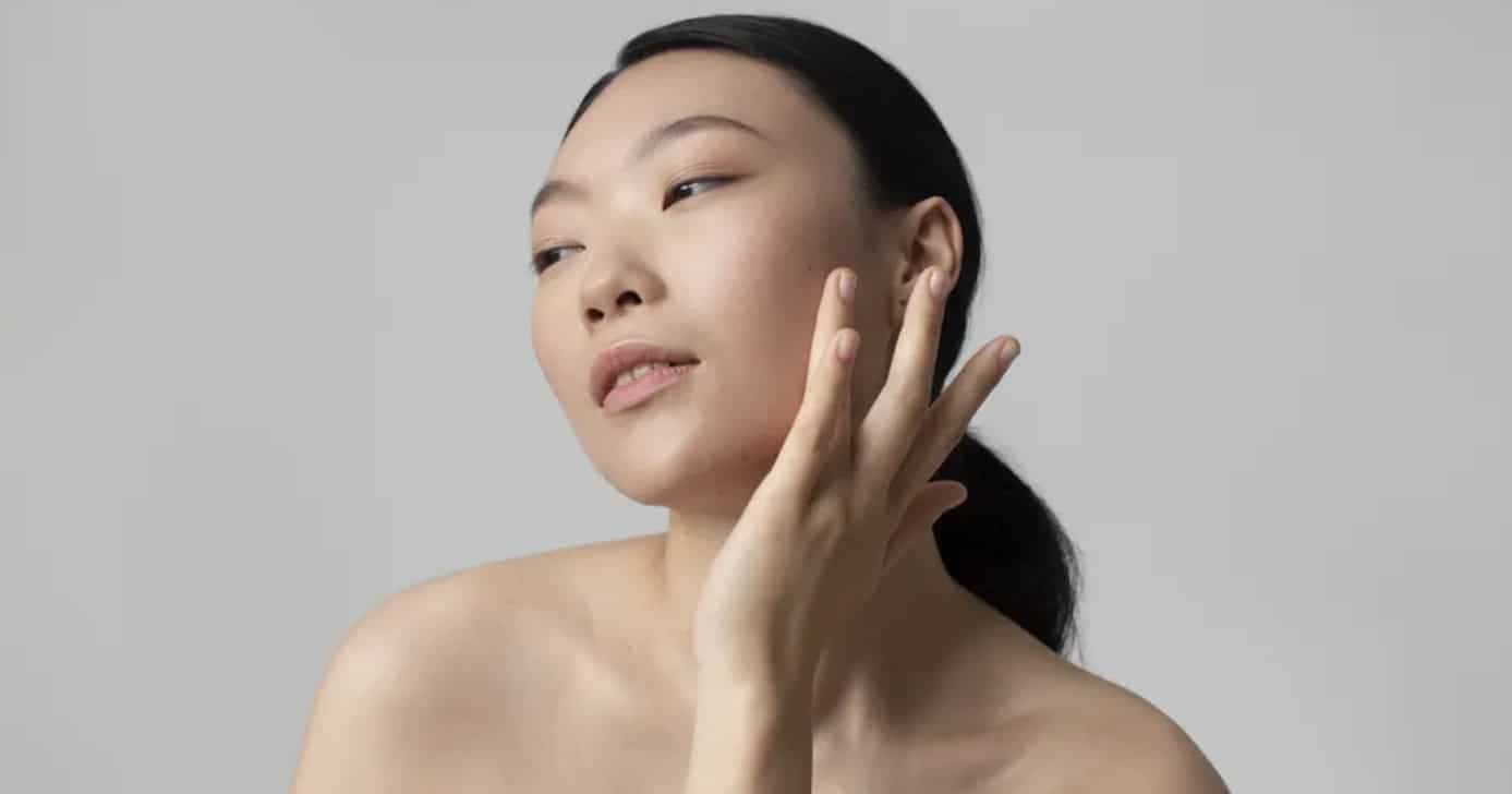 O segredo da pele de porcelana coreana (Foto: Montagem)
