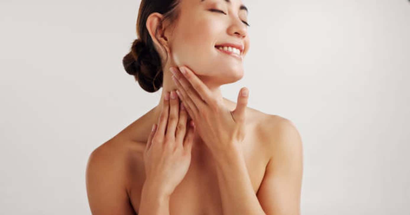 Como acabar com as rugas com essa harmonização facial caseira (Foto: Reprodução/iStock)