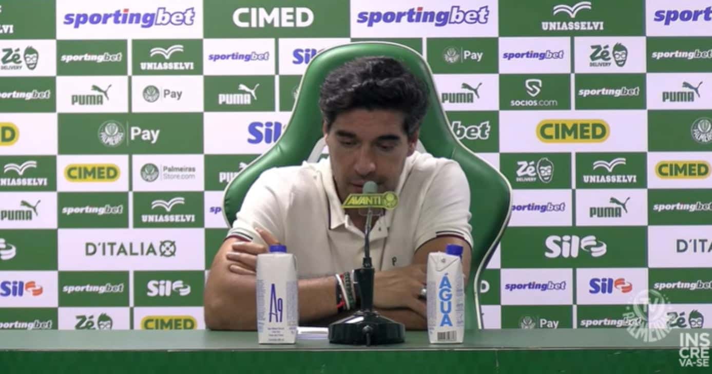 Abel Ferreira está aproveitando as férias (Foto: Palmeiras TV)