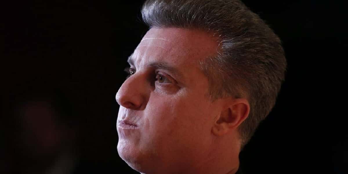Huck não apresentará a Dança dos Famosos (Foto: Reprodução)