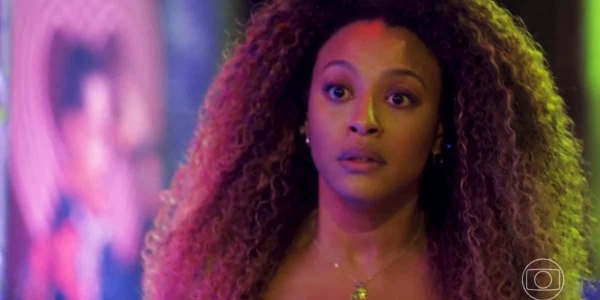 Sol entra em desespero na trama de Vai na Fé (Foto: Reprodução/Globo)
