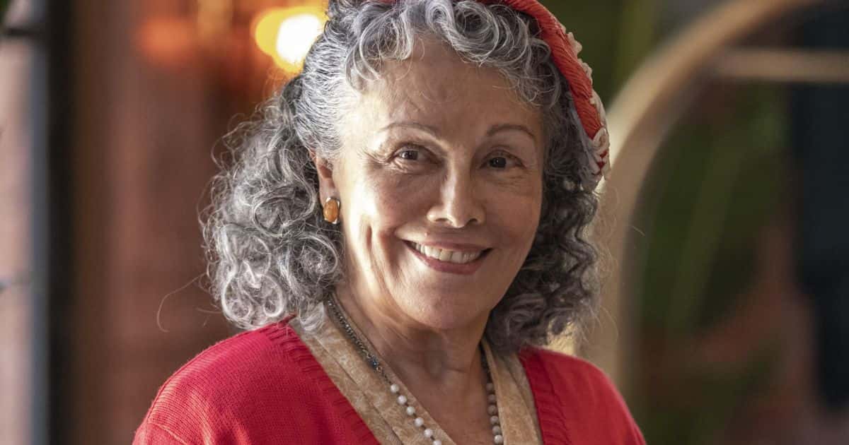 Olímpia (Analu Prestes) em Amor Perfeito. (Foto: Reprodução / TV Globo)
