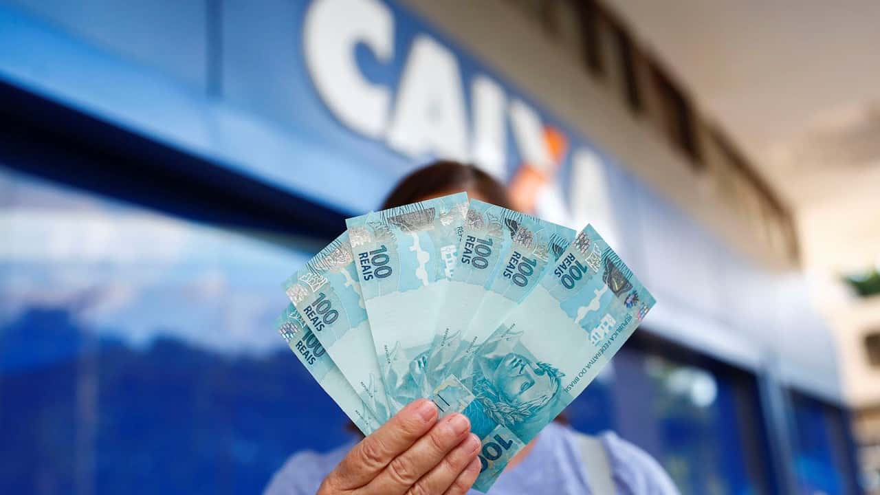 Caixa disponibiliza saque de até R$1,2 mil (Reprodução/Internet)