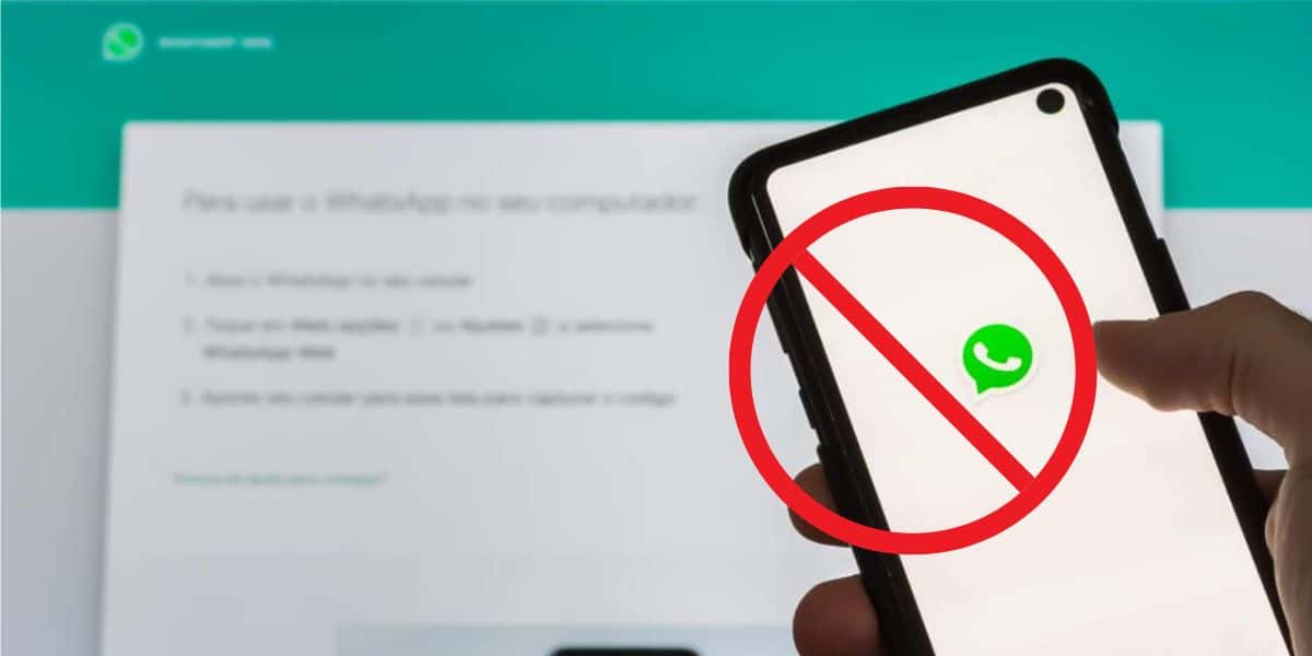Celular e computador com WhatsApp aberto - Foto Reprodução Internet
