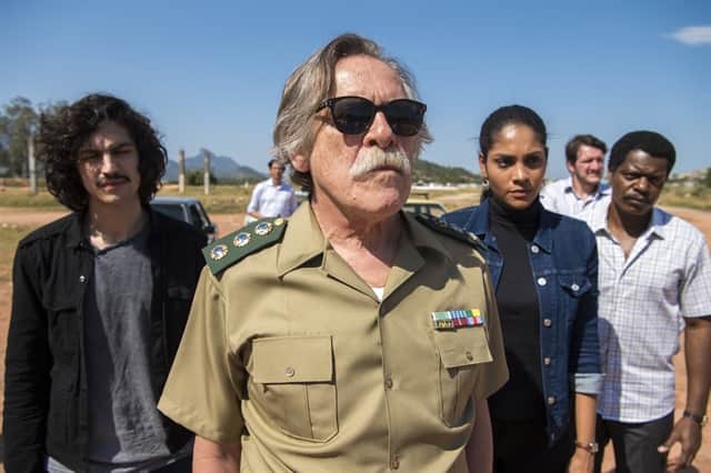 Ernesto (José de Abreu) e Gustavo (Gabriel leone) chegam a local misterioso em 'Os Dias Eram Assim' (Foto: Globo /Estevam Avellar) Ernesto (José de Abreu) e Gustavo (Gabriel leone) chegam a local misterioso em 'Os Dias Eram Assim' (Foto: Globo /Estevam Avellar)