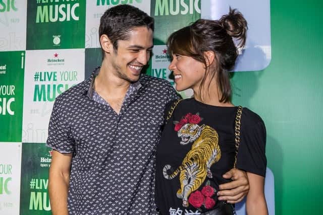 O ator Gabriel Leone e a namorada, Carla Salle (Foto: Divulgação)