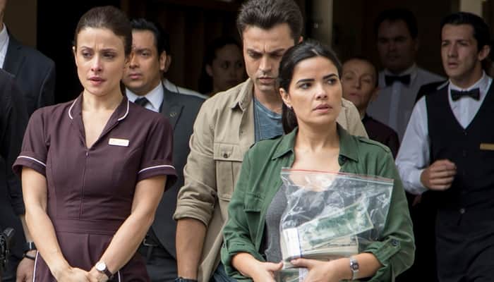 Cíntia (Bruna Spínola) é presa em 'Pega Pega' (Foto: Globo/Victor Pollak) Cíntia (Bruna Spínola) é presa em 'Pega Pega' (Foto: Globo/Victor Pollak)