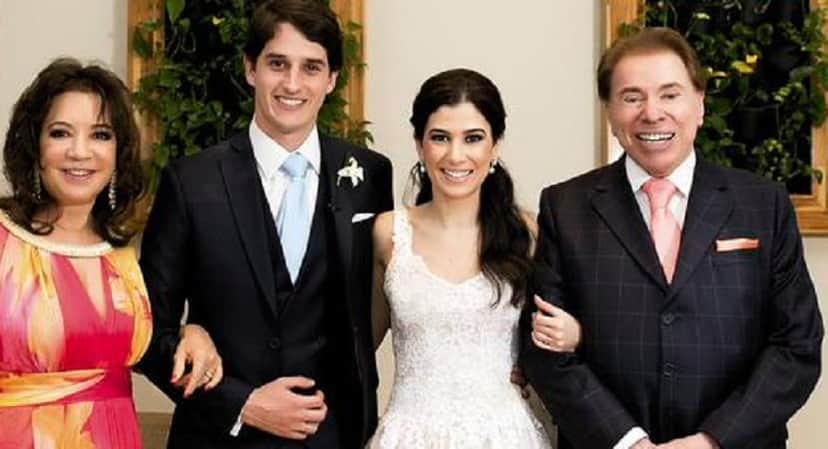 Renata Abravavel posa ao lado da família com o seu marido. (Foto: Reprodução) Renata Abravavel posa ao lado da família com o seu marido. (Foto: Reprodução)