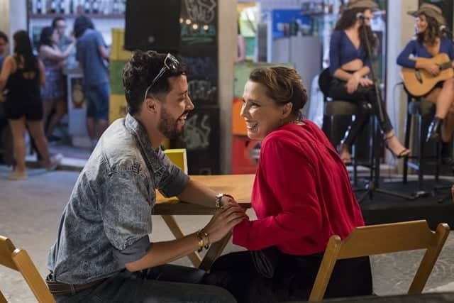 Getúlio (Arlindo Lopes) e Isadora (Ana Beatriz Nogueira) em cena de Malhação: Vidas Brasileiras (Foto: Globo/Marília Cabral) Getúlio (Arlindo Lopes) e Isadora (Ana Beatriz Nogueira) em cena de Malhação: Vidas Brasileiras (Foto: Globo/Marília Cabral)